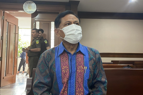 Eks Ketua PN Surabaya Rudi Suparmono menjalani sidang perdana terkait kasus dugaan suap vonis bebas Ronald Tannur, di Pengadilan Tipikor Jakarta, Senin (19/5/2025). Foto: Fadhil Pramudya/kumparan