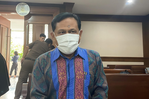 Eks Ketua PN Surabaya Rudi Suparmono menjalani sidang perdana terkait kasus dugaan suap vonis bebas Ronald Tannur, di Pengadilan Tipikor Jakarta, Senin (19/5/2025). Foto: Fadhil Pramudya/kumparan