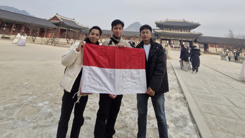 Siswa SMAN 44 Jakarta menang di Korea Science and Engineering Fair 2025. Foto: Dok. Istimewa