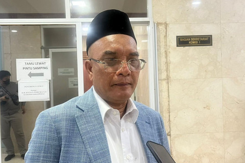 Ketua Komisi VIII DPR RI Marwan Dasopang di Kompleks Parlemen, Senayan, Jakarta, Senin (19/5/2025). Foto: Haya Syahira/kumparan