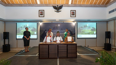 Penandatangangan MOU Sudamala Tented Resort-Ruteng. Foto: Sudamala Resorts