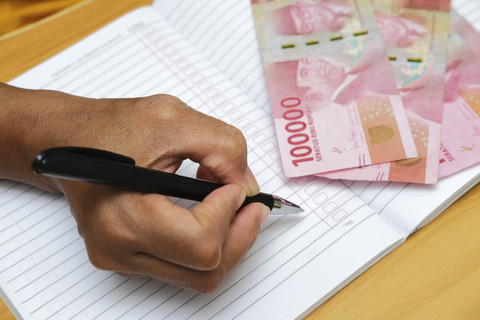 Ilustrasi menabung. Foto: Shutterstock