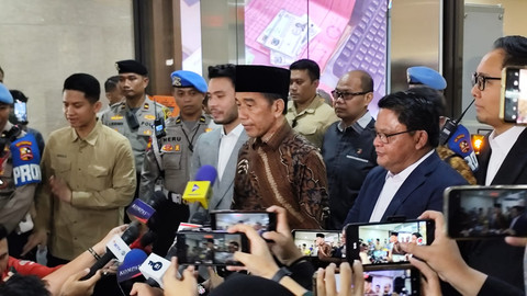 Presiden ke-7 RI, Joko Widodo, usai dimintai klarifikasi di Bareskrim Polri pada Selasa (20/5). Foto: Rachmadi Rasyad/kumparan