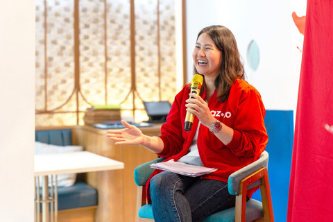 Teresa Wibowo, Direktur PT Aspirasi Hidup Indonesia Tbk dalam perayaan toko ke-250 di Sorong, Papua. Foto: Dok. AZKO