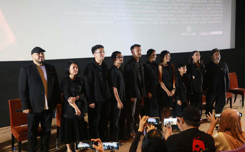 Joko Anwar dan cast film Legenda Kelam Malin Kundang. Foto: Agus Apriyanto