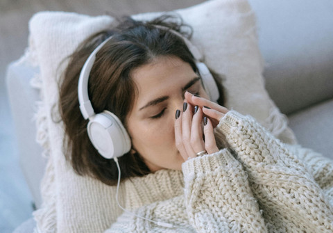Ilustrasi makna lagu i've always loved you - Sumber: pexels.com/@ivan-samkov