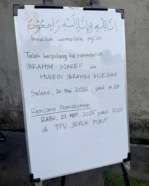 Zulkifli Hasan saat melayat ke rumah almarhum suami Najwa Shihab di Jakarta, Selasa (20/5/2025). Foto: Instagram/ @zul.hasan