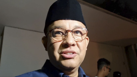 Anies Baswedan saat melayat ke rumah Najwa Shihab di Jeruk Purut, Jaksel, Selasa (20/5/2025). Foto: Thomas Bosco/kumparan
