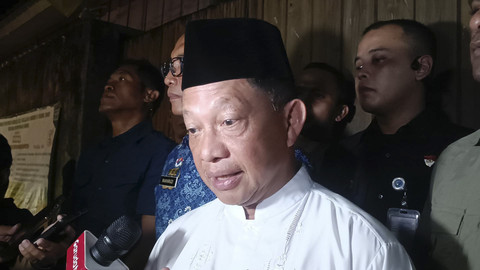 Mendagri Tito Karnavian saat dijumpai di rumah duka meninggalnya suami Najwa Shihab, Ibrahim Sjarief Assegaf di Jeruk Purut, Jakarta Selatan, Selasa (20/5/2025). Foto: Thomas Bosco/kumparan