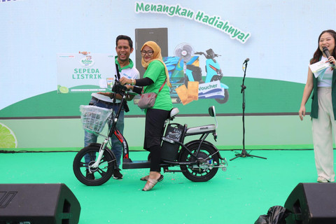 Pengundian doorprize di sesi Mama Menang Banyak Festival Arisan Sahabat MAMA. Foto: kumparan