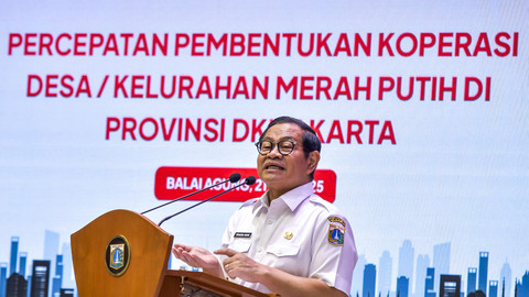 Gubernur DKI Jakarta Pramono Anung menyampaikan sambutan terkait Percepatan Pembentukan Koperasi Desa/Kelurahan Merah Putih di Balai Kota DKI Jakarta, Rabu (21/5/2025). Foto: ANTARA FOTO/Sulthony Hasanuddin