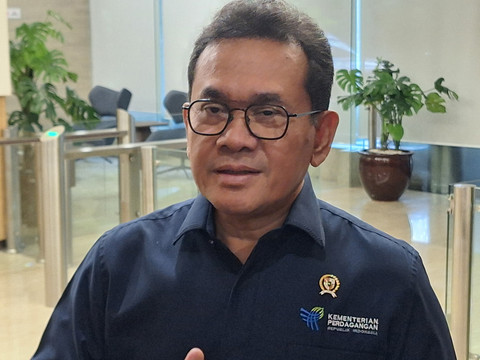 Menteri Perdagangan Budi Santoso menjawab pertanyaan wartawan di Kantor Kemendag, Jakarta Pusat pada Rabu (21/5). Foto: Argya Maheswara/kumparan