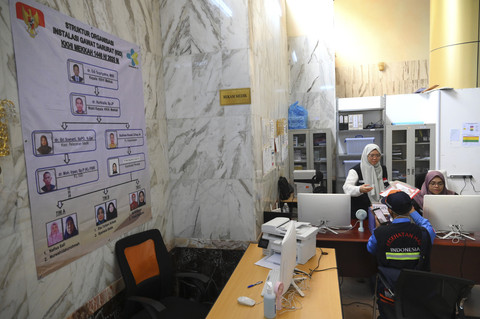 Petugas kesehatan menyiapkan layanan di Klinik Kesehatan Haji Indonesia (KKHI) Makkah, Arab Saudi, Rabu (21/5/2025). Foto: Andika Wahyu/ANTARA FOTO