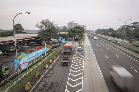 Suasana rest area KM 21 B Jalan Tol Jagorawi di kawasan Gunung Putri, Bogor, Jawa Barat, Rabu (21/5/2025). Foto: Dhemas Reviyanto/ANTARA FOTO