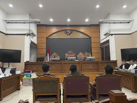 Sidang pemeriksaan saksi kasus pengamanan situs judi online di Kementerian Komunikasi dan Informatika (Kemenkominfo), yang digelar di Pengadilan Negeri Jakarta Selatan, Rabu (21/5/2025). Foto: Fadhil Pramudya/kumparan