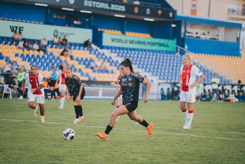 Bayern Muenchen menang 2-4 atas Ajax di World Sevens Football. Foto: worldsevensfootball.com