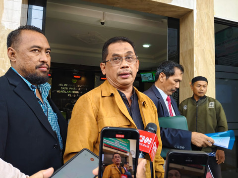 Advokat Muhammad Taufiq pihak ketiga yang mengajukan diri sebagai intervenient dalam sidang perdana gugatan perdata soal ijazah Jokowi dengan tergugat Rektor UGM hingga dosen pembimbing Jokowi di Pengadilan Negeri Sleman, Kamis (22/5). Foto: Arfiansyah Panji/kumparan