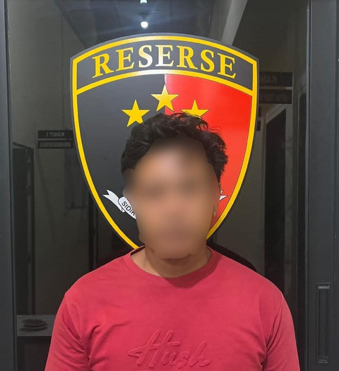 Terduga pelaku pencurian sawit perusahaan diamankan di Mapolres Sekadau. Foto: Dok. Polres Sekadau