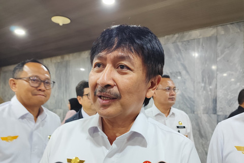 Dirjen Perhubungan Udara (Hubud) Kemenhub Lukman F Laisa di Kompleks Parlemen Senayan, Jakarta, Kamis (22/5/2025). Foto: Widya Islamiati/kumparan