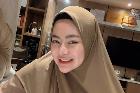 Vitalia Shesya memutuskan berhijab.  Foto: Instagram/@vitaliashesyareal