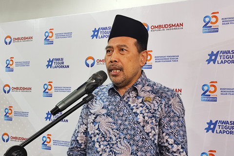 Ketua Ombudsman RI, Mokhammad Najih menjawab pertanyaan wartawan di Kantor Ombudsman, Jakarta Selatan, Kamis (22/5/2025). Foto: Alya Zahra/kumparan 