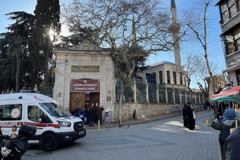 Penampakan dari masjid Hirkai Serif, menjadi salah satu masjid bersejarah yang ada di Istanbul Turki. Foto: Ela Nurlaela/kumparan