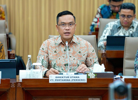Direktur Utama PT Pertamina (Persero) Simon Aloysius Mantiri pada Rapat Dengar Pendapat (RDP) dengan Komisi VI DPRI RI, di Kompleks Senayan, Kamis (22/5/2025). Foto: Dok. Pertamina