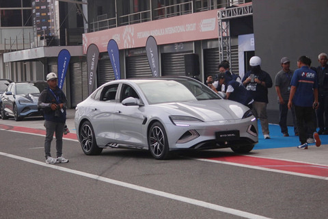 Test Drive mobil listrik BYD Seal 2025 di Sirkuit Internasional Pertamina Mandalika. Foto: Fitra Andrianto/kumparan