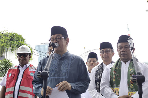 Gubernur DKI Jakarta Pramono Anung usai melakukan peninjauan trotoar di Blok M, Jakarta Selatan, Jumat (23/5/2025). Foto: Alya Zahra/kumparan 