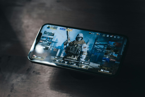 Ilustrasi Cara Mendapatkan Skin Markas di Last War. Sumber: Unsplash/Soliman Cifuentes