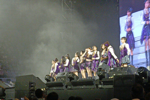 Penyanyi Rossa Gelar Konser Bertajuk Here I Am di Indonesia Arena, Jakarta. Foto: Aprilandika Pratama/kumparan