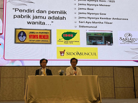 Direktur Sido Muncul Irwan Hidayat mengisi talkshow Perdoski, Jumat (23/5), dorong pengembangan obat herbal untuk kecantikan dan buka peluang kolaborasi dengan dokter kulit di Indonesia. Foto: kumparan