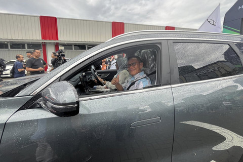 Penyerahan secara simbolis 100 Chery Tiggo 8 CSH ke konsumen. Foto: Fitra Andrianto/kumparan