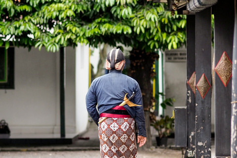 ilustrasi kapan malam 1 suro 2025. sumber: unsplash/agto nugroho