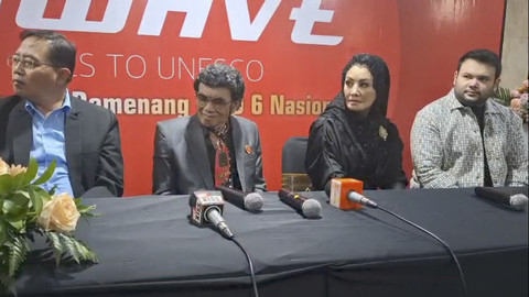  Rhoma Irama dan Ridho Irama dalam konferensi pers Lomba Cipta Lagu Dangdut. Foto: Istimewa