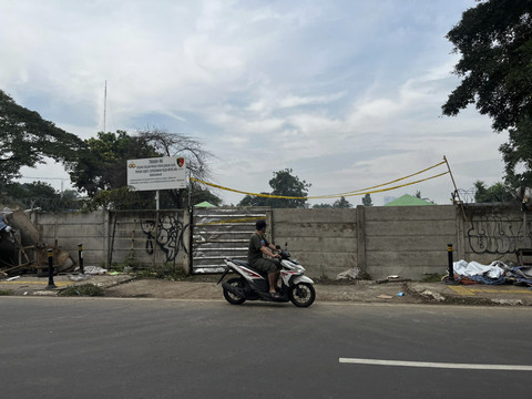 Suasana Lahan BMKG Usai Pembongkaran Posko GRIB  oleh Polda Metro Jaya, Pondok Betung, Kota Tangeran Selatan, Banten, Minggu (25/5/2025). Foto: Rayyan Farhansyah/kumparan