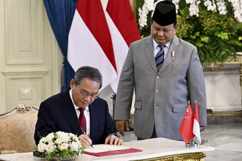 Presiden Republik Indonesia Prabowo Subianto beserta jajaran menteri Kabinet Merah Putih menerima kunjungan resmi Perdana Menteri (PM) China Li Qiang di Istana Merdeka, Minggu (25/5/2025). Foto: Biro Pers Sekretariat Presiden