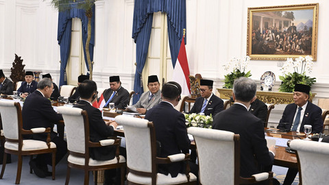 Presiden Republik Indonesia Prabowo Subianto beserta jajaran menteri Kabinet Merah Putih menerima kunjungan resmi Perdana Menteri (PM) China Li Qiang di Istana Merdeka, Minggu (25/5/2025). Foto: Biro Pers Sekretariat Presiden