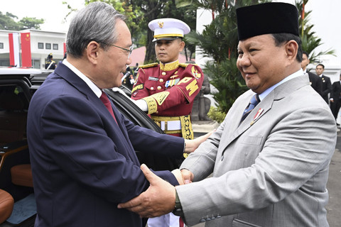 Presiden Republik Indonesia Prabowo Subianto beserta jajaran menteri Kabinet Merah Putih menerima kunjungan resmi Perdana Menteri (PM) China Li Qiang di Istana Merdeka, Minggu (25/5/2025). Foto: Biro Pers Sekretariat Presiden