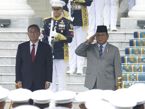 Presiden Republik Indonesia Prabowo Subianto beserta jajaran menteri Kabinet Merah Putih menerima kunjungan resmi Perdana Menteri (PM) China Li Qiang di Istana Merdeka, Minggu (25/5/2025). Foto: Biro Pers Sekretariat Presiden