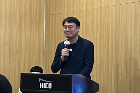 Direktur Kantor Persiapan dan Dukungan APEC Jang Ho Park memberi pemaparan di hadapan jurnalis peserta IKJN oleh Foreign Policy Community of Indonesia (FPCI) bersama Korea Foundation, di Gyeongju Korsel, Kamis (22/5/2025). Foto: Tiara Hasna/kumparan