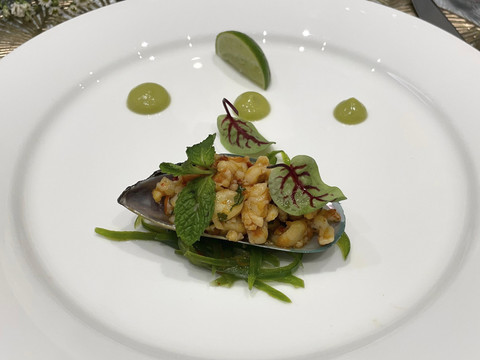 Amuse Bouche ala Chef Sakirun Achmad, Spicy Minced Prawn. Foto: Salsha Okta Fairuz/kumparan