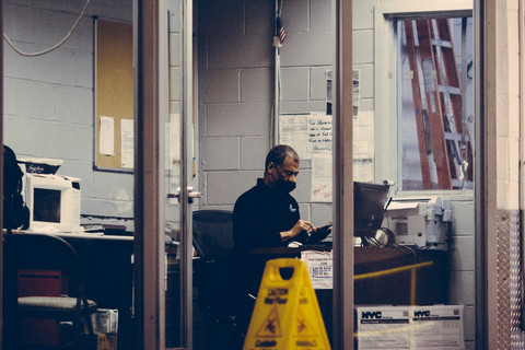 Ilustrasi pendampingan pph adalah. Sumber: jon tyson/unsplash