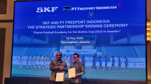 Press Conference Pendatanganan MoU antara SKF Group dan PT Freeport Indonesia dalam rangka dukungan terhadap Papua Football Academy ke Gothia Cup 2025, Senin (26/5/2025).  Foto: Soni Insan Bagus/kumparan