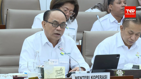 Menteri Koperasi Budi Arie Setiadi mengikuti Rapat Kerja dengan Komisi VI DPR RI di Kompleks Parlemen, Senayan, Jakarta, Senin (26/5/2025). Foto: YouTube/ TVR Parlemen