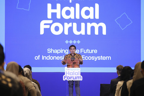 Pemimpin Redaksi kumparan Arifin Asydhad memberikan sambutan pada kumparan Halal Forum 2025 di Ballroom Artotel Mangkuluhur, Jakarta, Selasa (27/5/2025).  Foto: Aditia Noviansyah/kumparan