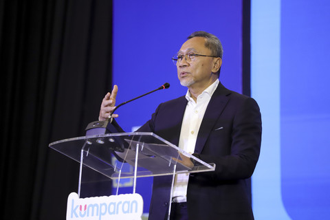 Menko Pangan Zulkifli Hasan memberikan keynote speech pada kumparan Halal Forum 2025 di Ballroom Artotel Mangkuluhur, Jakarta, Selasa (27/5/2025). Foto: Jamal Ramadhan/kumparan