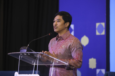 Wakil Menteri Kesehatan Indonesia Dante Saksono Harbuwono memberikan keynote speech pada kumparan Halal Forum 2025 di Ballroom Artotel Mangkuluhur, Jakarta, Selasa (27/5/2025).  Foto: Iqbal Firdaus/kumparan