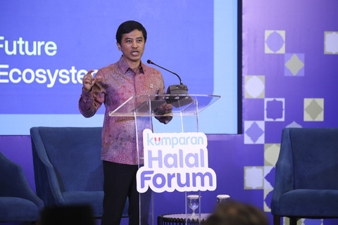 Wakil Menteri Kesehatan Indonesia Dante Saksono Harbuwono memberikan keynote speech pada kumparan Halal Forum 2025 di Ballroom Artotel Mangkuluhur, Jakarta, Selasa (27/5/2025). Foto: Iqbal Firdaus/kumparan