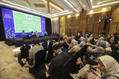 Suasana panel diskusi kumparan Halal Forum 2025 di Ballroom Artotel Mangkuluhur, Jakarta, Selasa (27/5/2025). Foto: Iqbal Firdaus/kumparan